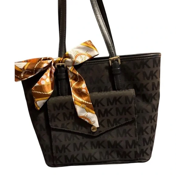 Michael Kors Jet Set Tote with twilly - Picture 3 of 8